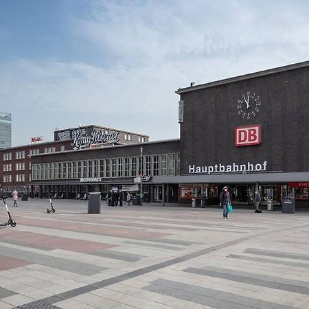 - Cozy Apartment In The Heart Of Duisburg With New York Design & Betten & Sofa - 5 Mins Central Station Hbf - Big Tv & Wifi -- Luaran gambar