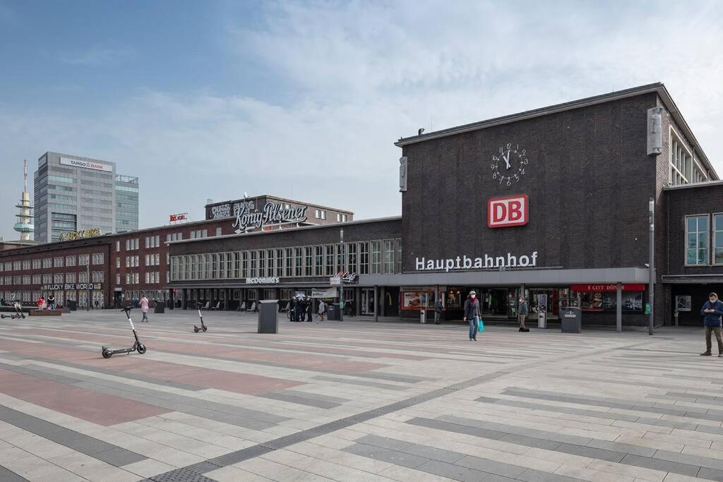 - Cozy Apartment In The Heart Of Duisburg With New York Design & Betten & Sofa - 5 Mins Central Station Hbf - Big Tv & Wifi -- Luaran gambar