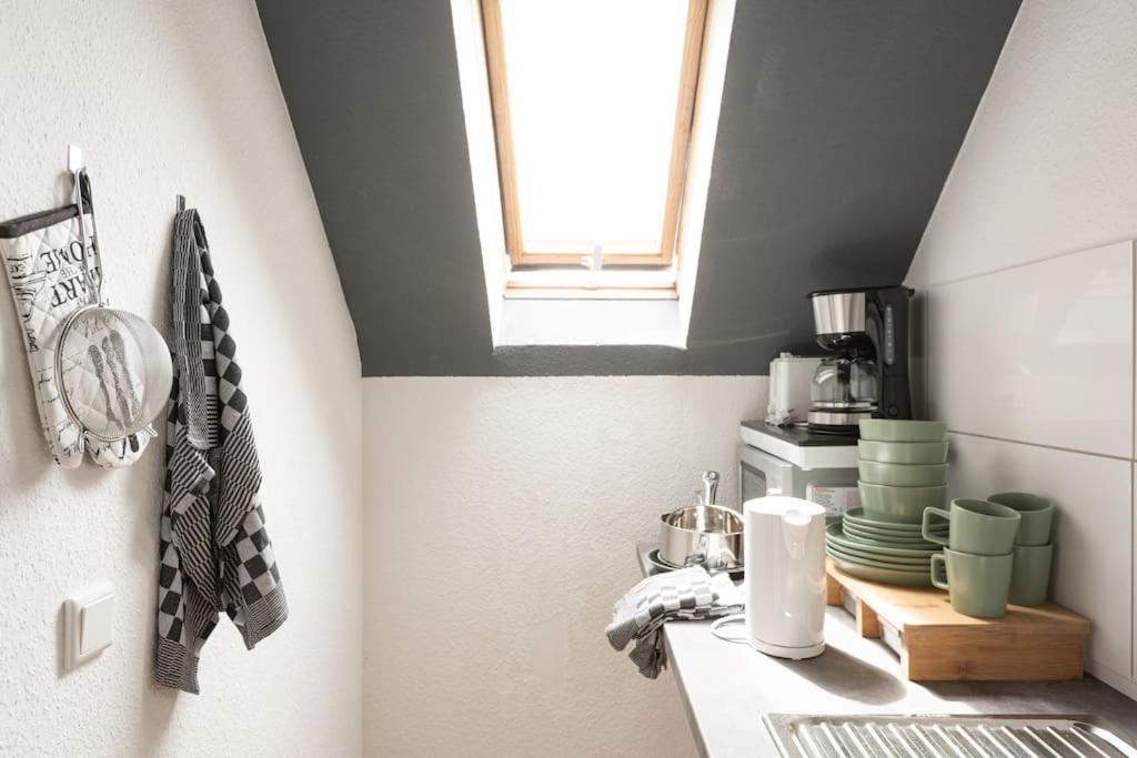 - Cozy Apartment In The Heart Of Duisburg With New York Design & Betten & Sofa - 5 Mins Central Station Hbf - Big Tv & Wifi -- Luaran gambar